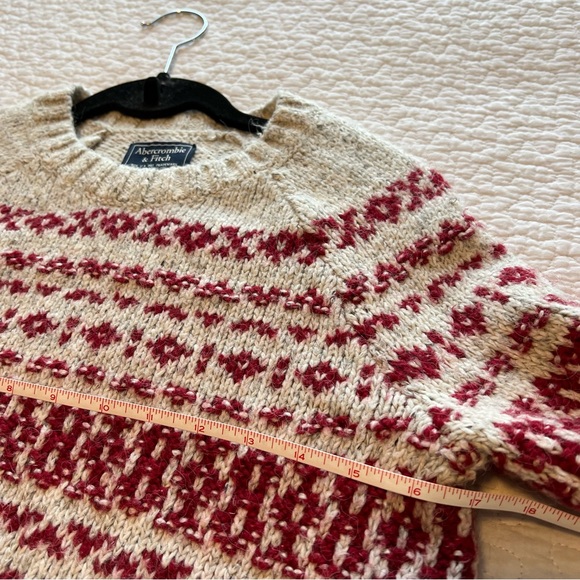 ✨ Abercrombie & Fitch Women’s Gray Red Nordic Sweater Small - Picture 8 of 9